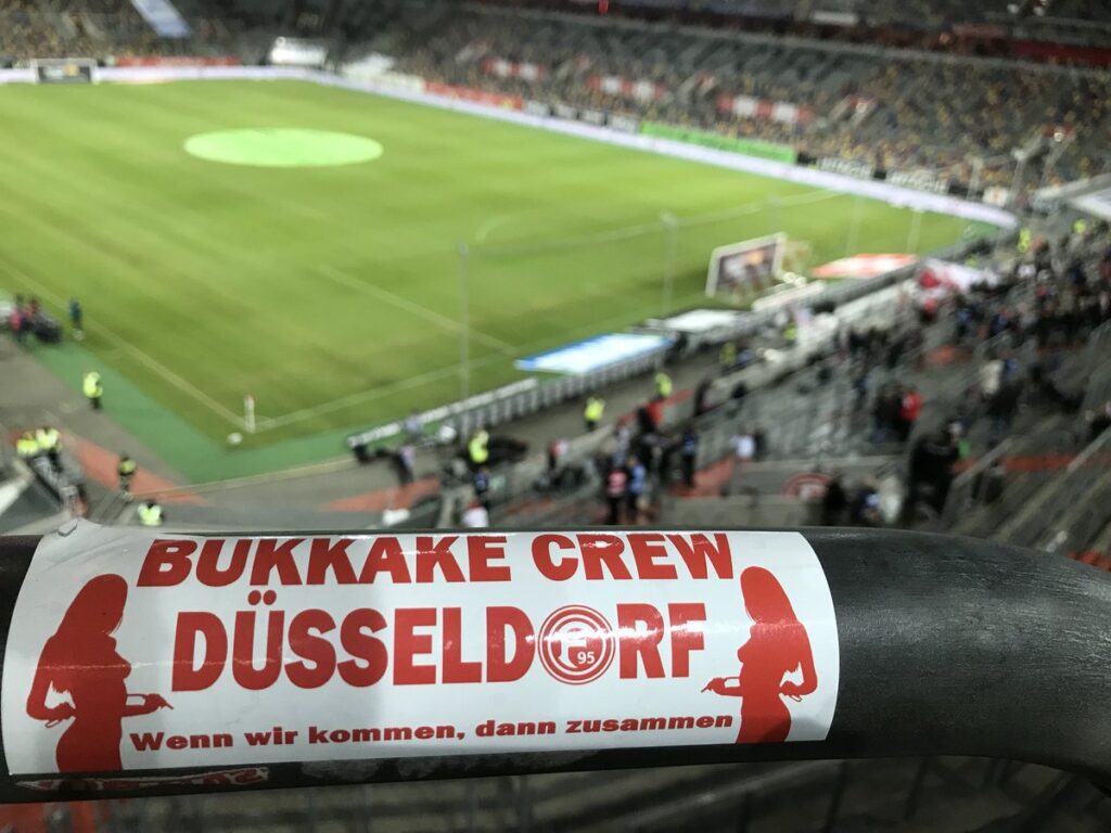 Bukkake Crew Dusseldorf Urabukkake